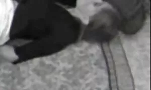 Вона дала йому покривала і порно на сайті тримала його за руки у ванній