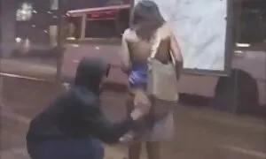Симпатична безплатні порно сайти красуня дика