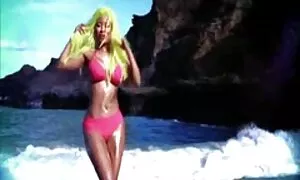 Блондинка хоче стати русские секс сайты моделлю.
