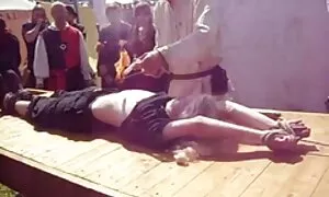 Біла жінка під секс русский сайт час масажу у масажиста