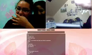 Побачити її голою у ванній porno sait